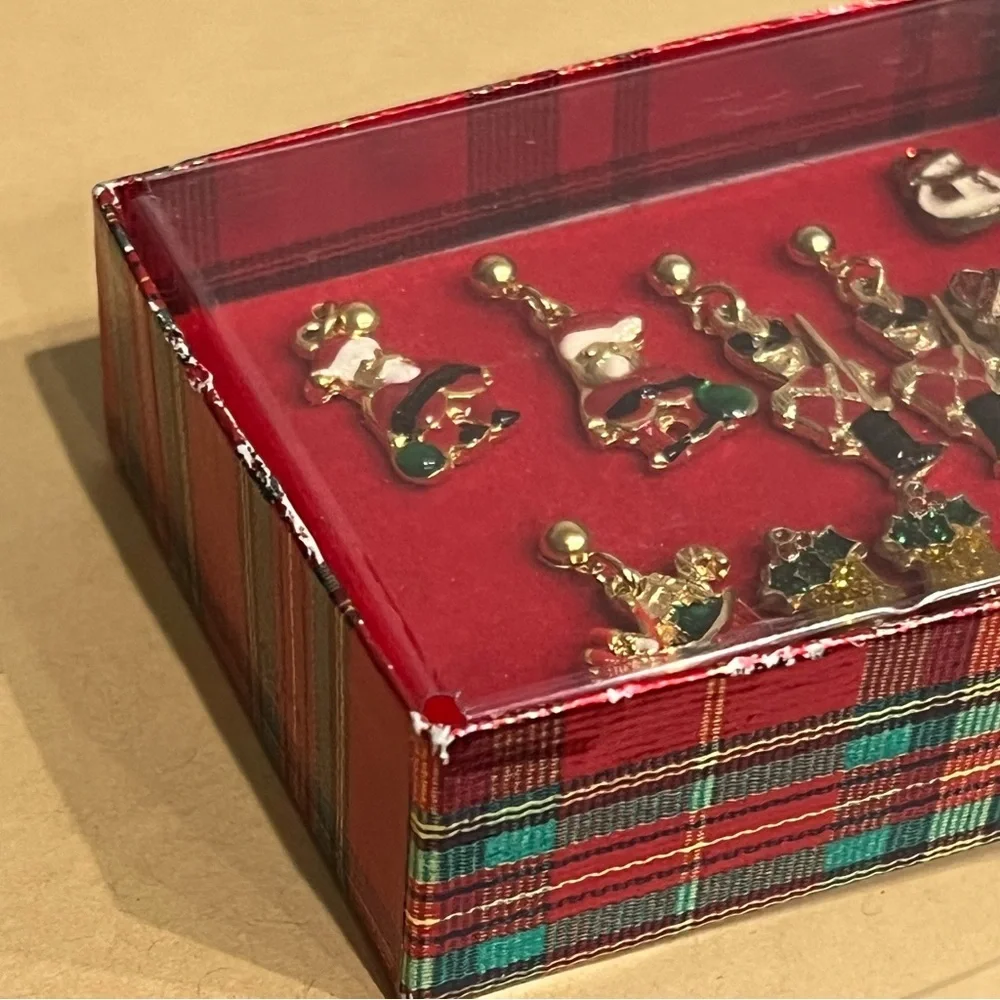 Vintage Gold Tone & Enamel Christmas Holiday Earrings 5 Pair‎ Original Box Retro